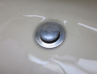 洗面台の詰まりやすい箇所その1：排水口